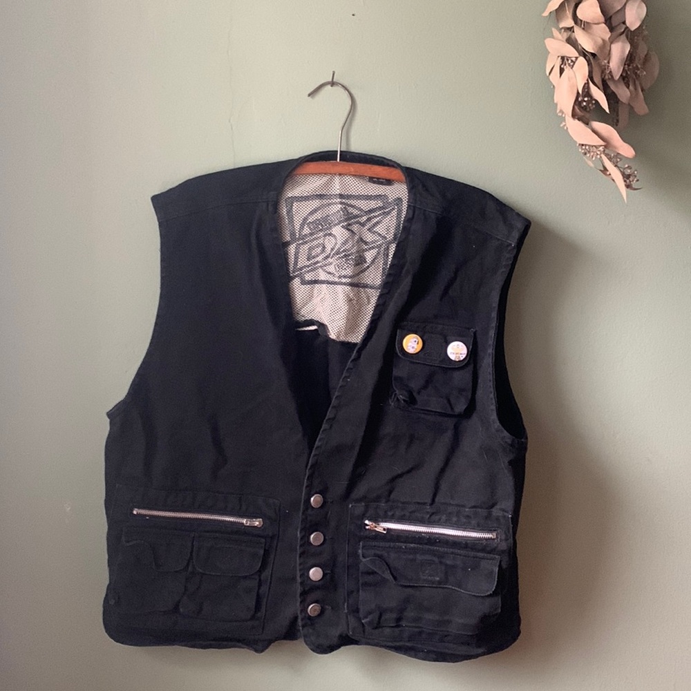 DX Men's black cotton versatile utility vest. Size says M but fits like L.